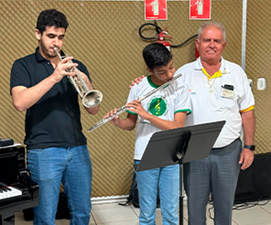 Música e Rotarismo: Escola de Música de Nova Mutum recebe visita do Governador do Rotary