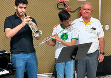 Música e Rotarismo: Escola de Música de Nova Mutum recebe visita do Governador do Rotary