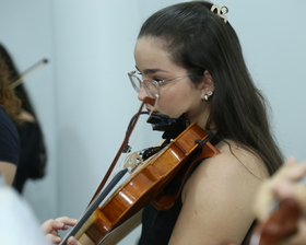 Clássicos do Romantismo: Recital de Cordas da Escola de Música de Nova Mutum enche o palco de talento e emoção!