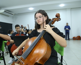 Clássicos do Romantismo: Recital de Cordas da Escola de Música de Nova Mutum enche o palco de talento e emoção!