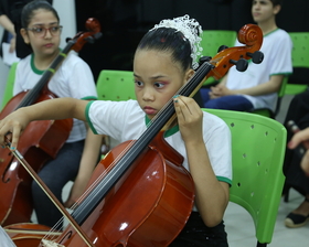 Clássicos do Romantismo: Recital de Cordas da Escola de Música de Nova Mutum enche o palco de talento e emoção!