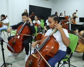 Clássicos do Romantismo: Recital de Cordas da Escola de Música de Nova Mutum enche o palco de talento e emoção!