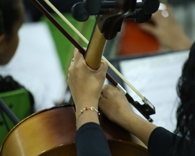 Clássicos do Romantismo: Recital de Cordas da Escola de Música de Nova Mutum enche o palco de talento e emoção!