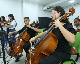 Clássicos do Romantismo: Recital de Cordas da Escola de Música de Nova Mutum enche o palco de talento e emoção!