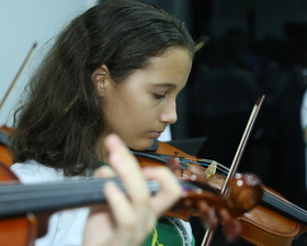 Clássicos do Romantismo: Recital de Cordas da Escola de Música de Nova Mutum enche o palco de talento e emoção!