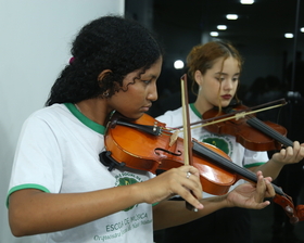 Clássicos do Romantismo: Recital de Cordas da Escola de Música de Nova Mutum enche o palco de talento e emoção!